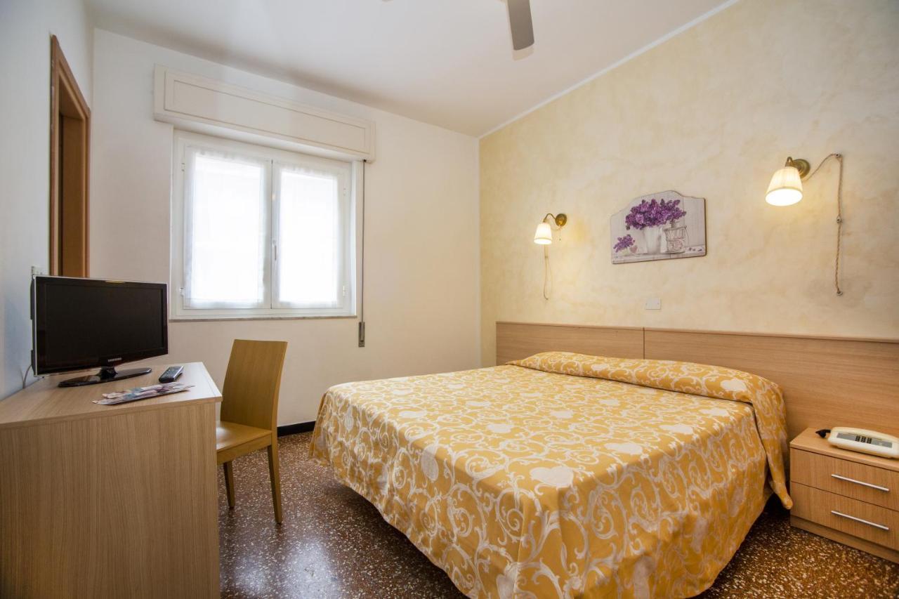 B&B Hotel Costa Azzurra Spotorno Eksteriør billede