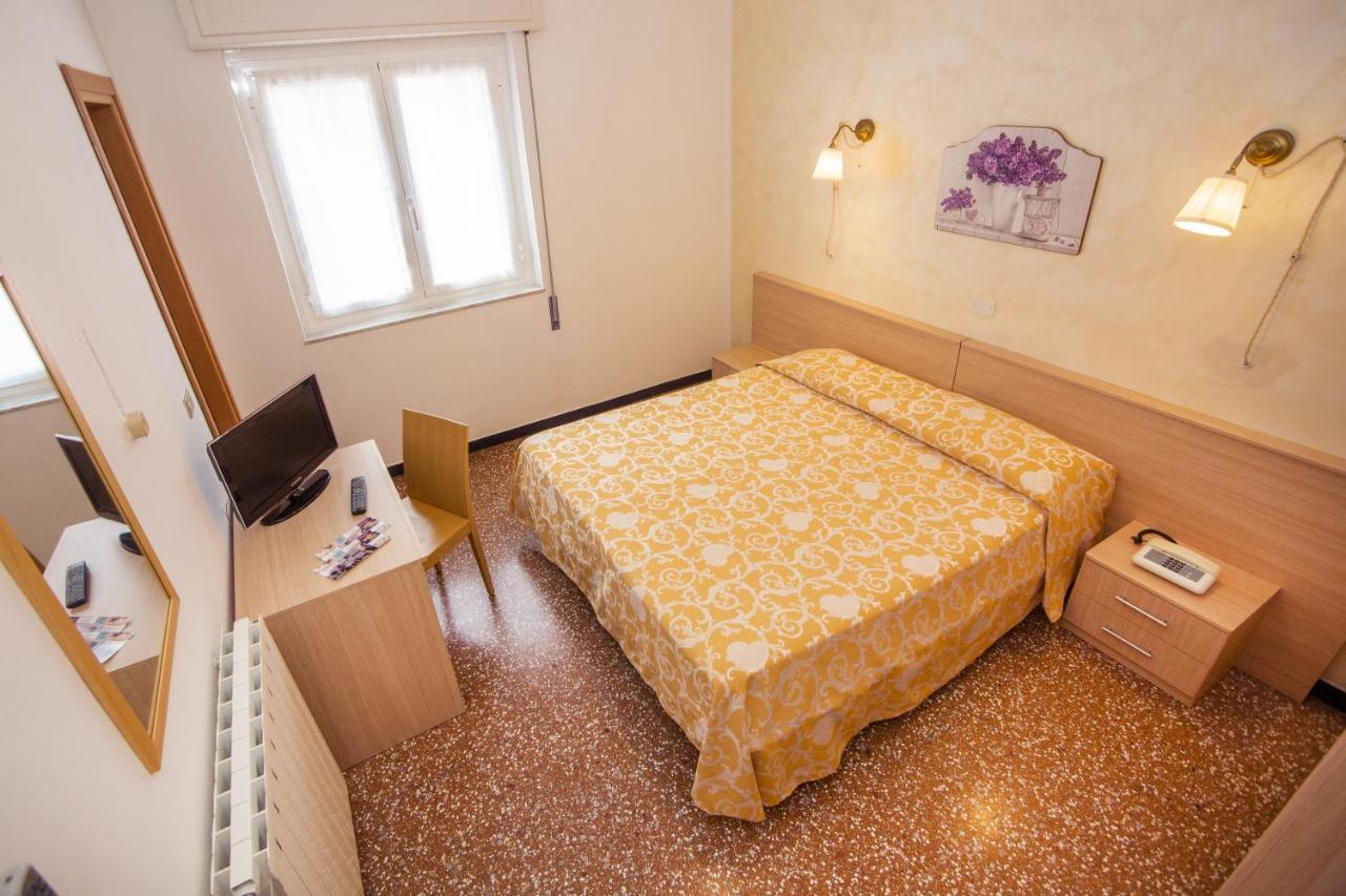 B&B Hotel Costa Azzurra Spotorno Eksteriør billede